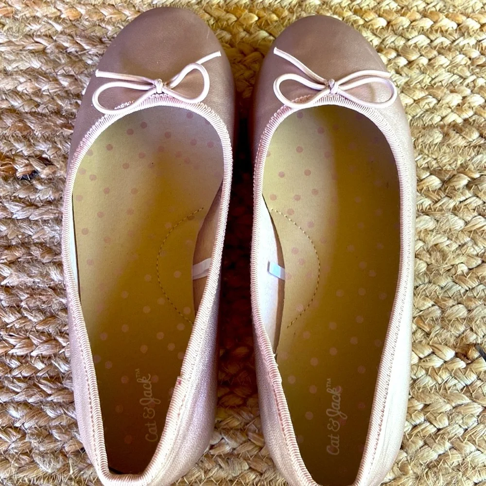 Girls Metallic Pink Ballet Flats - Like New - size 2